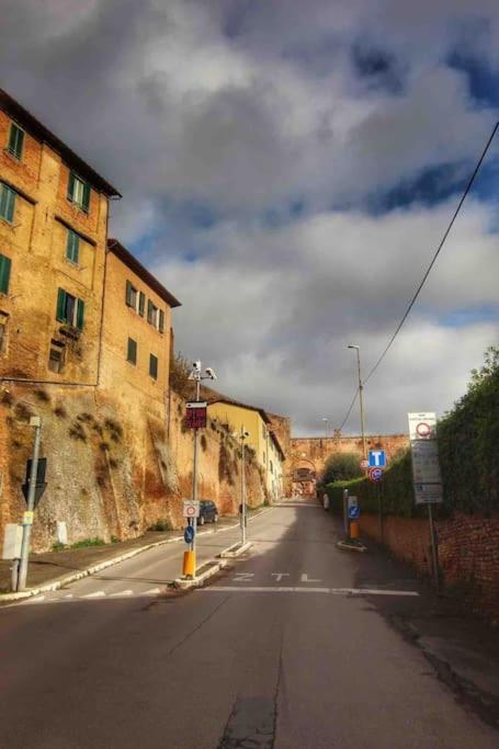 Casa Lazzaro Al Centro Di Siena Villa Exterior photo