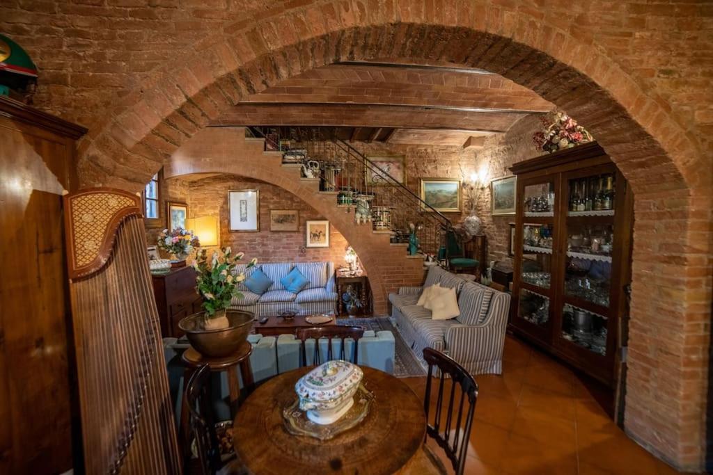 Casa Lazzaro Al Centro Di Siena Villa Exterior photo